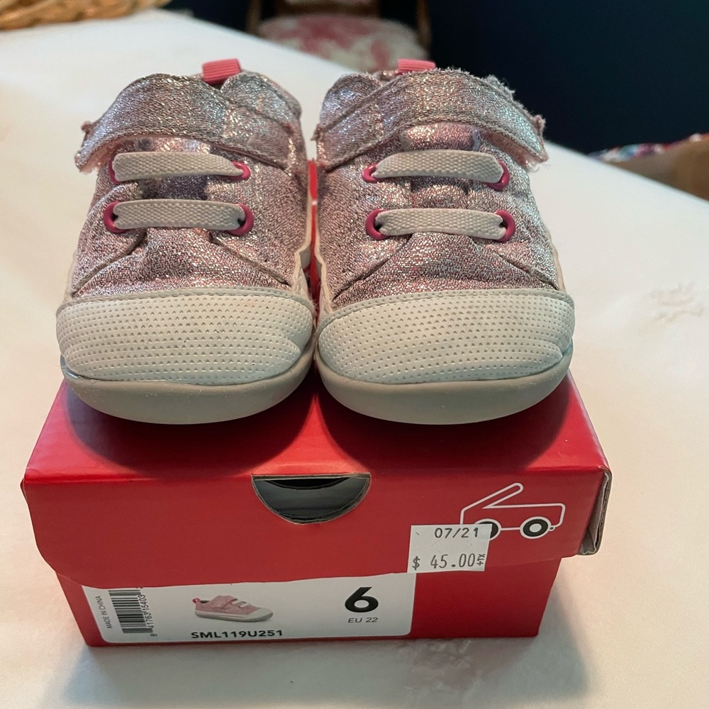 See Kai Run Baby Girl's Pink Glitter Sneakers, size 6